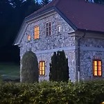 Villa Four-bedroom Bajer *