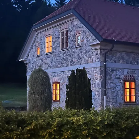 Vila Four-bedroom Bajer *