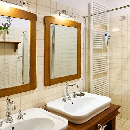 Вилла Four-bedroom Bajer Stari Trg pri Lozu