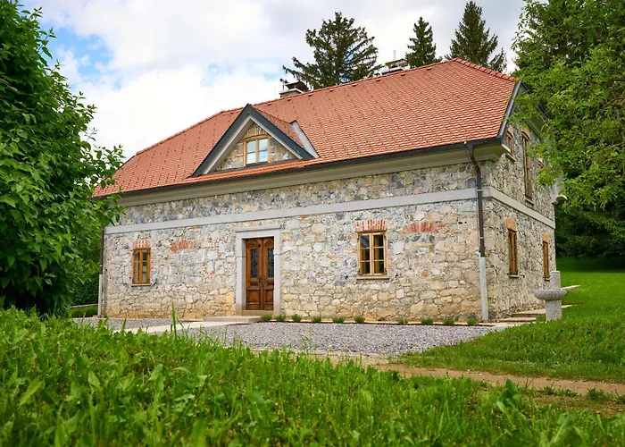 Four-bedroom Bajer * Stari Trg pri Lozu